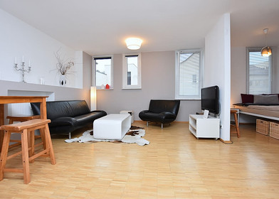Very bright studio for rent in Stuttgart