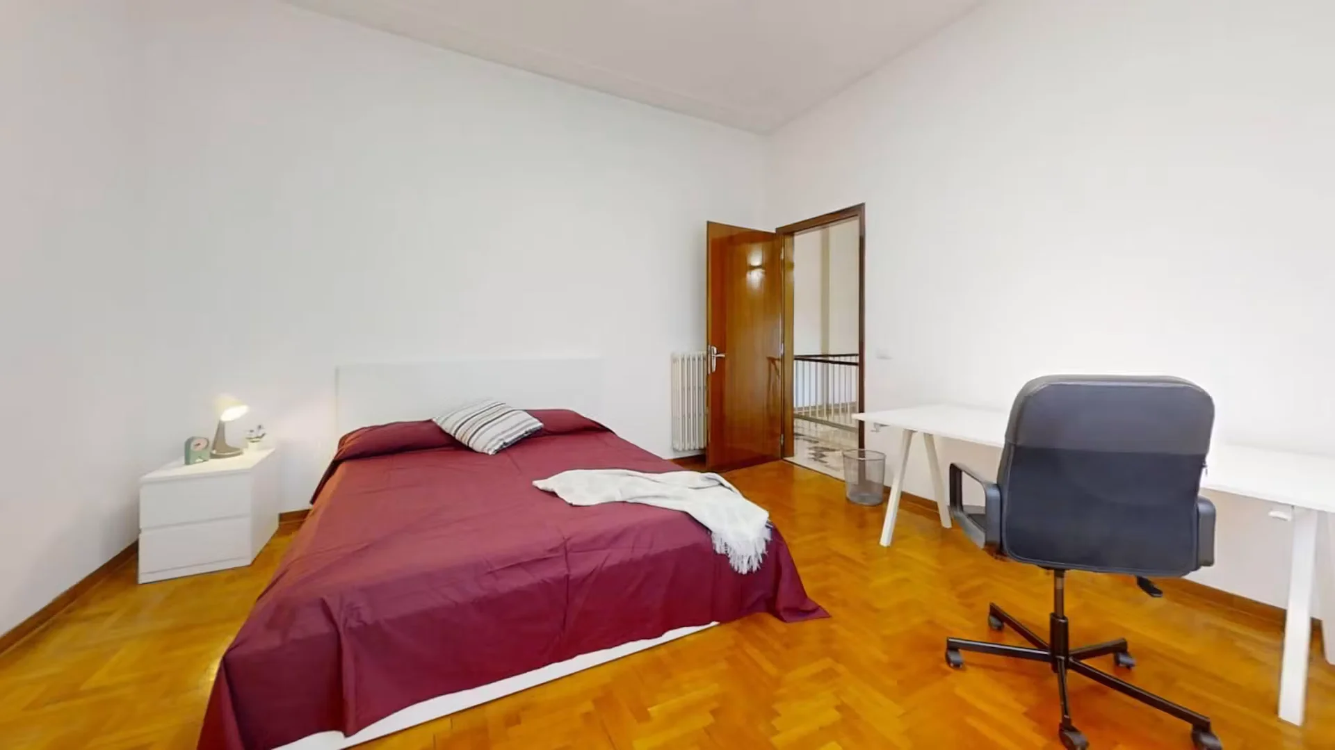 Bezahlbares Zimmer für Studenten mit ausreichender Beleuchtung in 