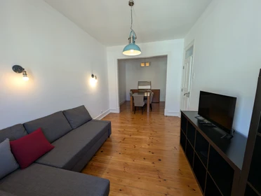 Entire apartment at Rua David Lopes, image 15 of 16