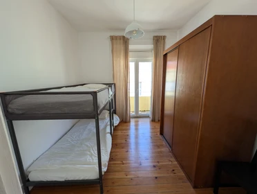 Entire apartment at Rua David Lopes, image 9 of 16