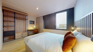 Private room at Avenue de l'Etang, image 1 of 6