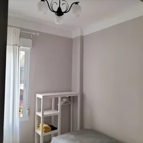 Stanza privata in Calle Maestro Marqués 18, immagine 2 di 31