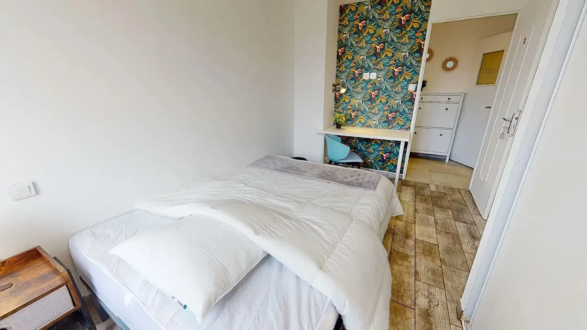 Budget-friendly student room close to campus in 