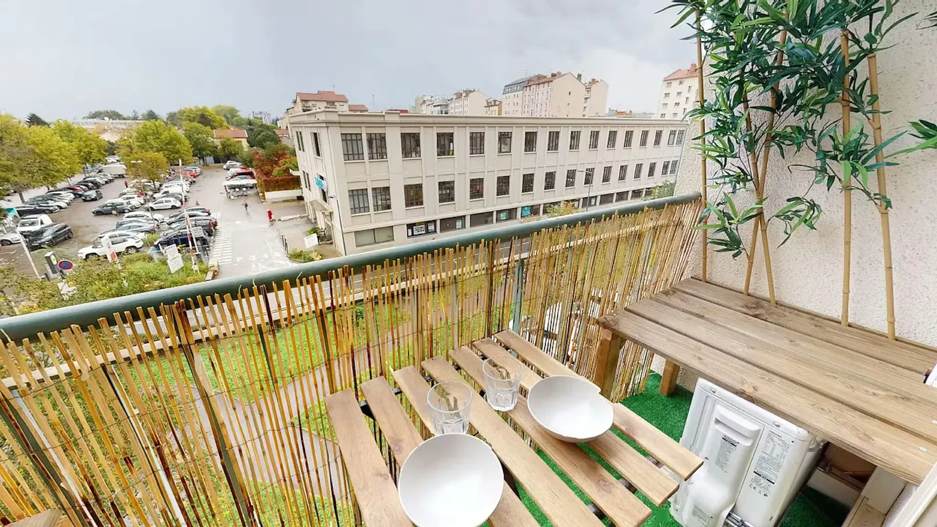 Student-friendly room in  with modern amenities