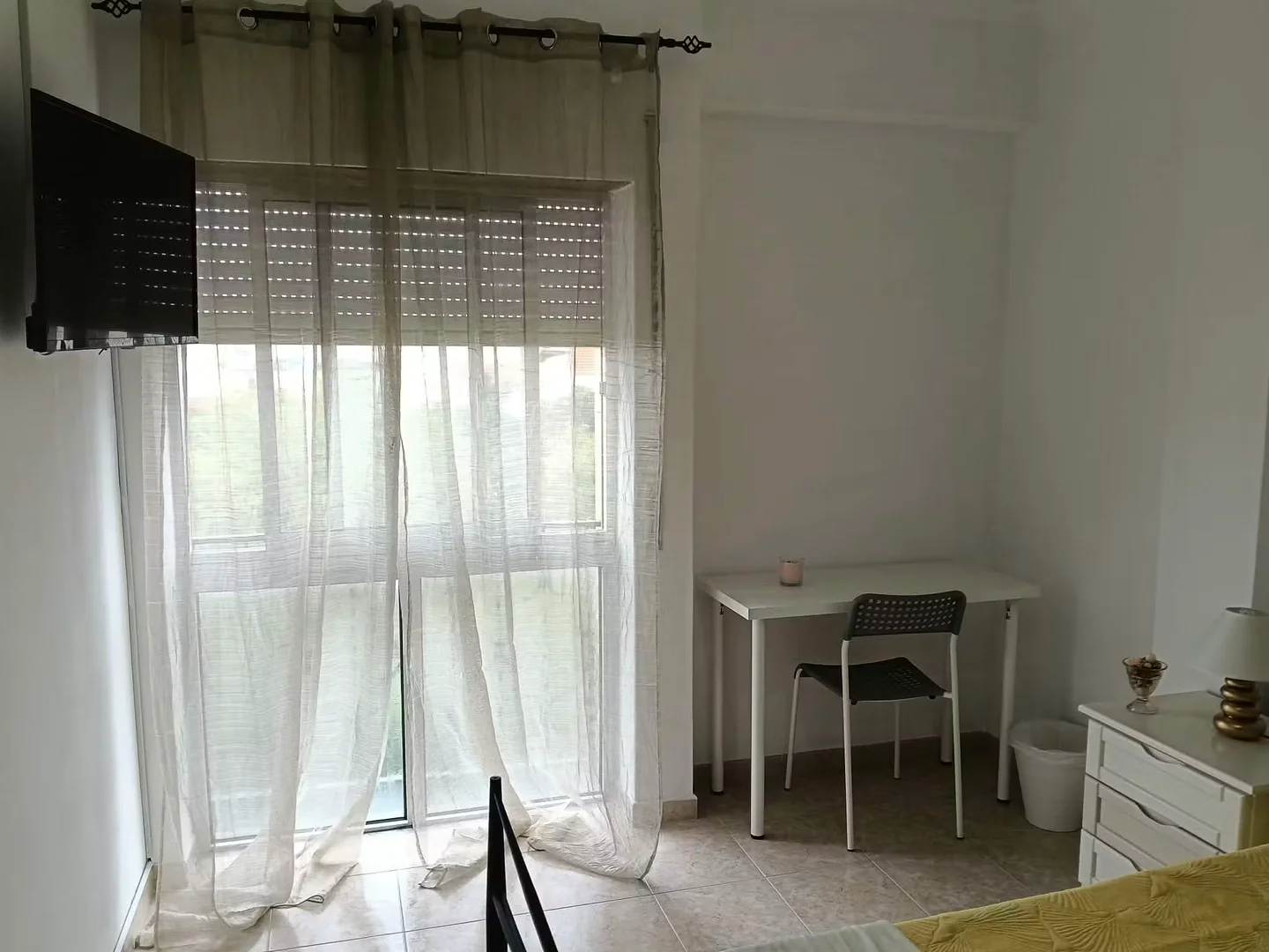Habitación asequible para estudiantes con buena iluminación en 