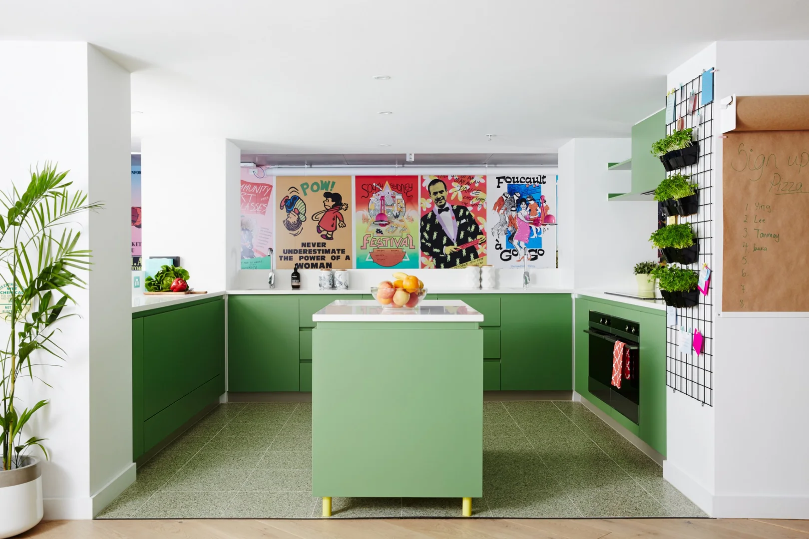 Moderno estudio para estudiantes con todas las comodidades en 