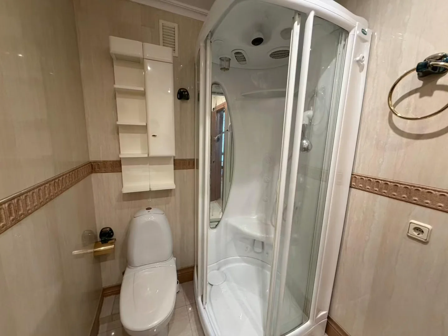 Quarto de estudante económico com localização conveniente em 