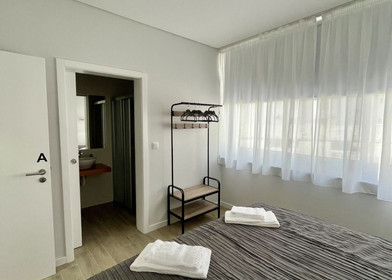 Cheap private room in Ponta Delgada