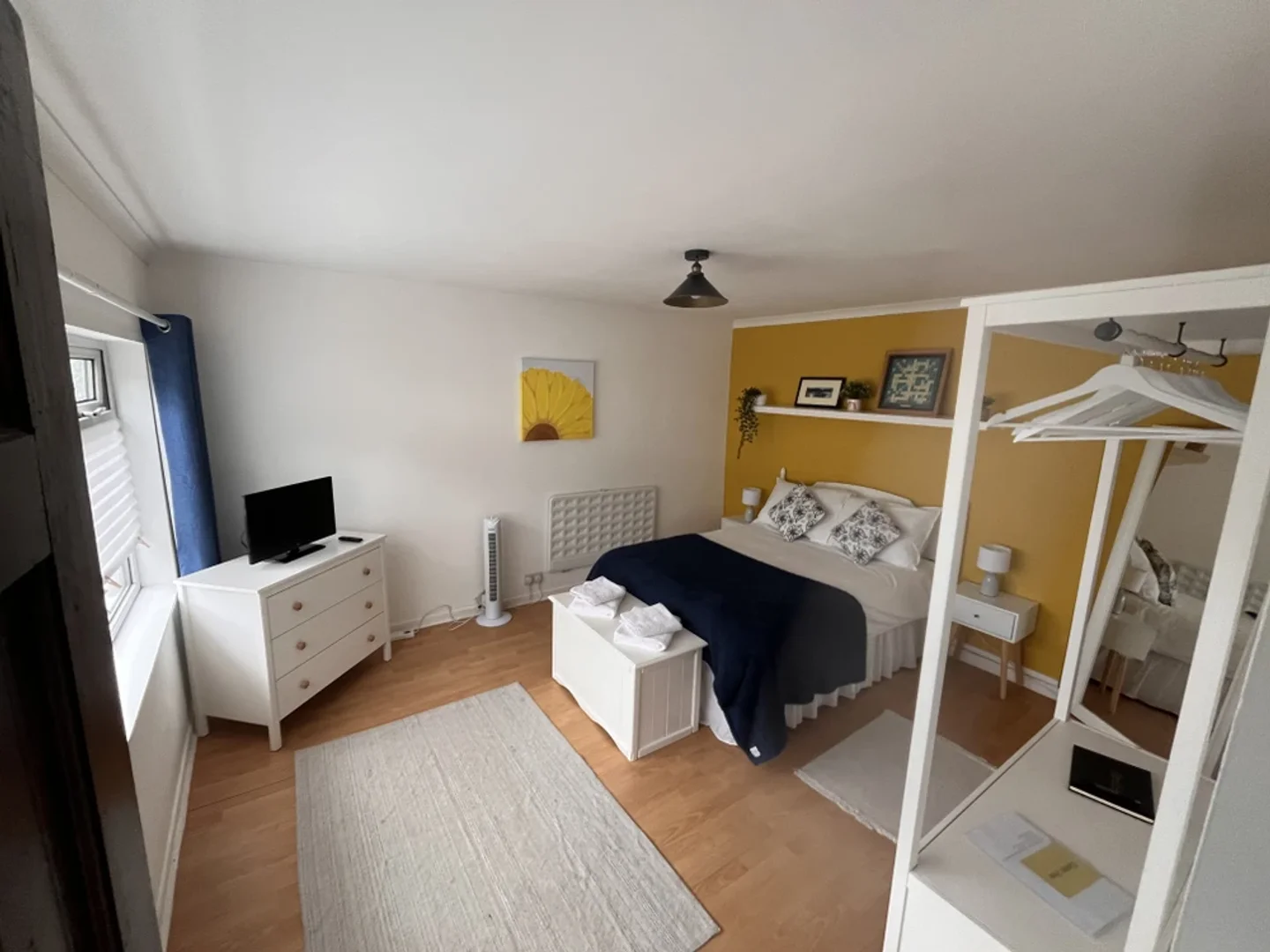 Quarto para alugar em apartamento de estudantes em , totalmente mobilado