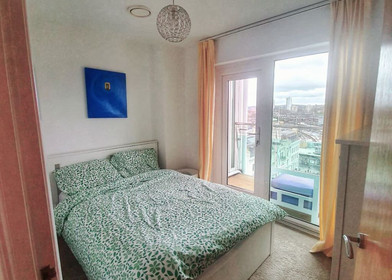 Accommodation with 3 bedrooms in London