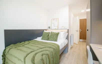 Günstiges Privatzimmer in {area}