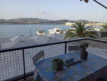 Logement entier à Ogl, Volos, image 1 de 10