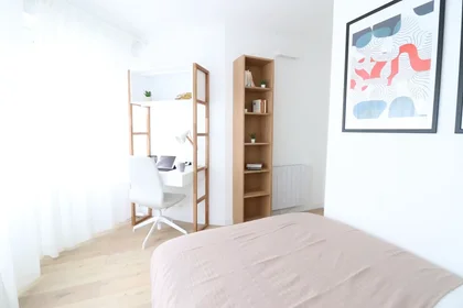Private room at Rue Guiglia, Thiers, image 2 of 10