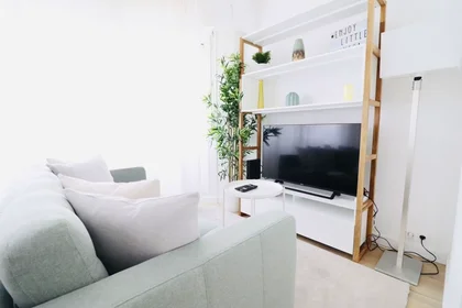 Private room at Rue Guiglia, Thiers, image 8 of 10