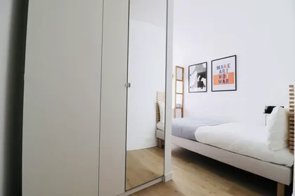 Private room at Rue Guiglia, Thiers, image 5 of 10