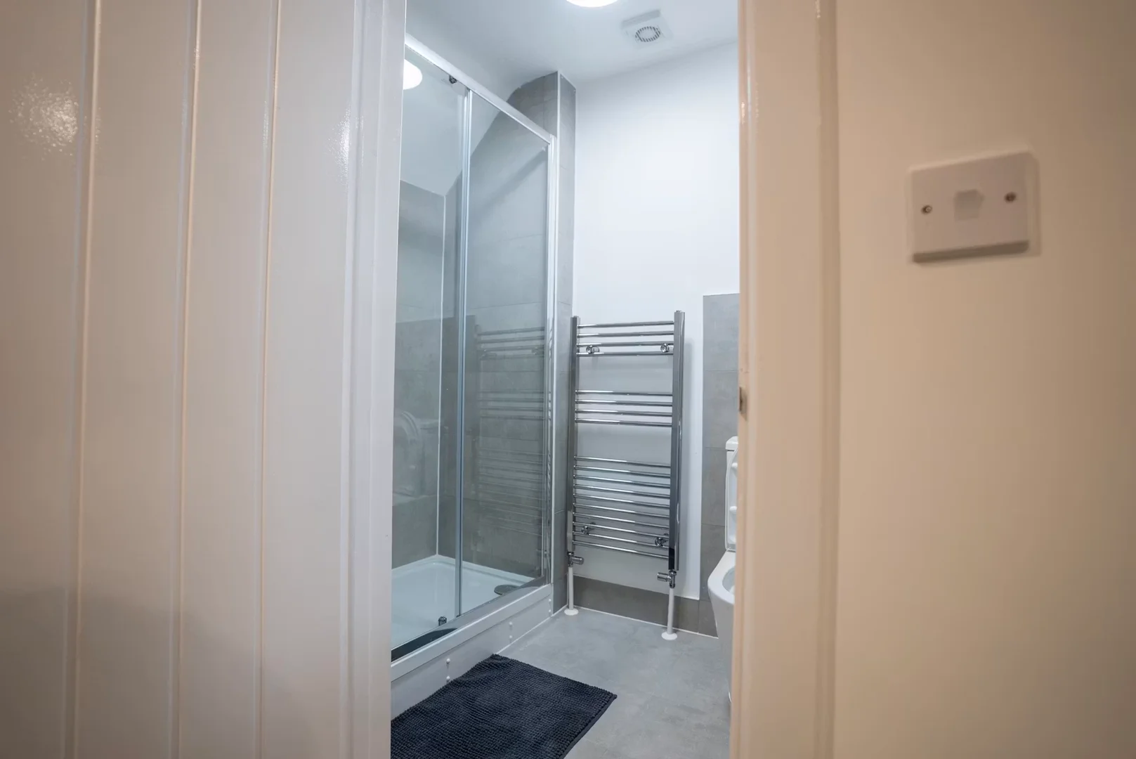 Quarto de estudante funcional perfeito para estudar em