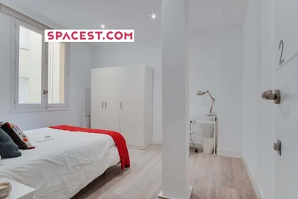 Habitación privada en C/ de Fernán González, 44, 28009 Madrid, Spain, imagen 1 de 20