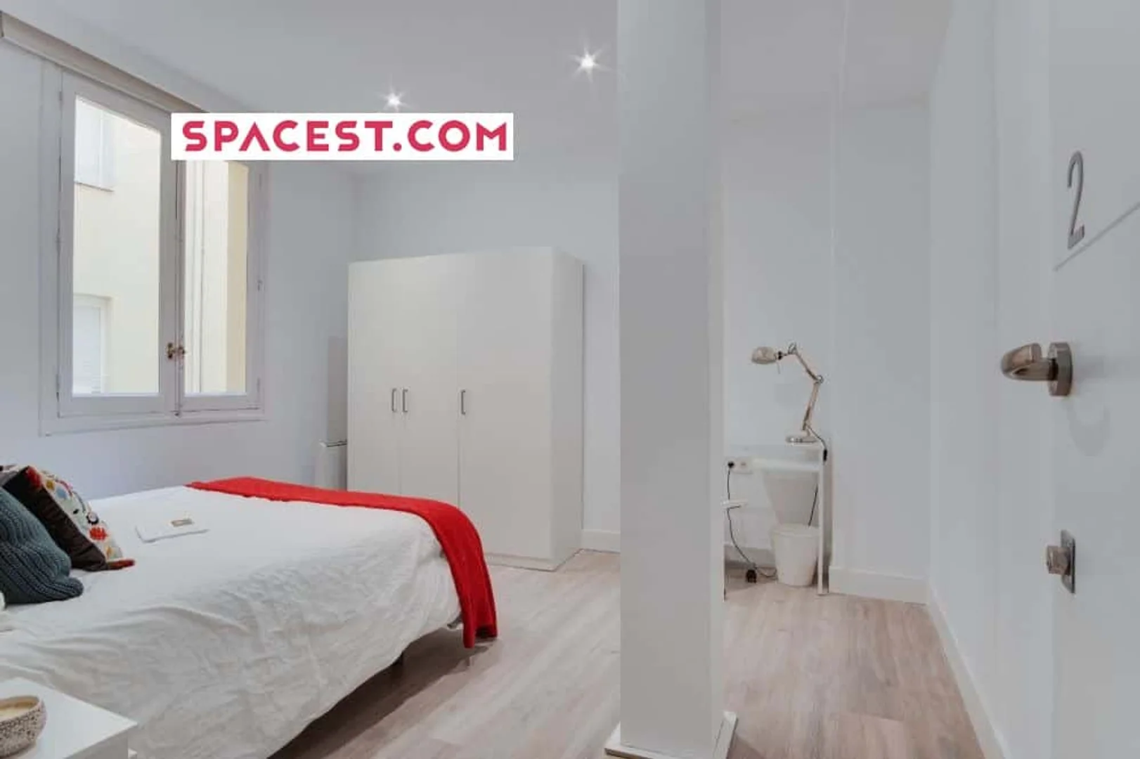 Habitación estudiantil funcional perfecta para estudiar en 