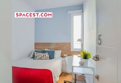 Habitación privada en C/ de Fernán González, 44, 28009 Madrid, Spain, imagen 1 de 20