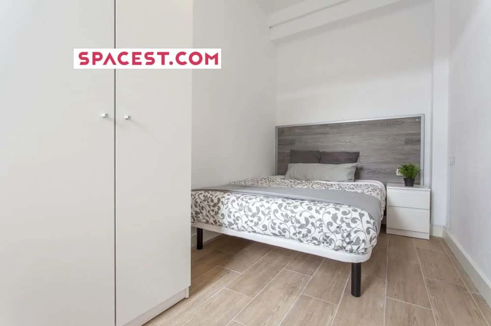Habitación asequible para estudiantes con buena iluminación en 