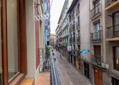 Estudio en alquiler muy luminoso en Bilbao