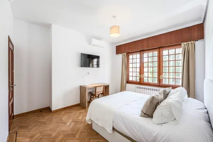 Private room at Calle Praderas, , image 2 of 10