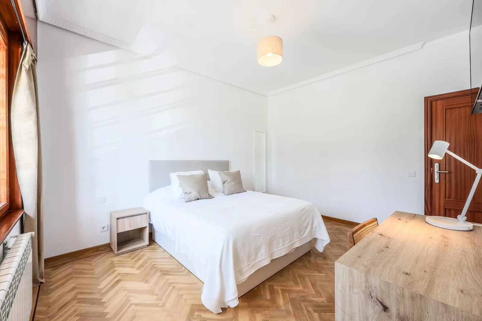 Student-friendly room in  with modern amenities