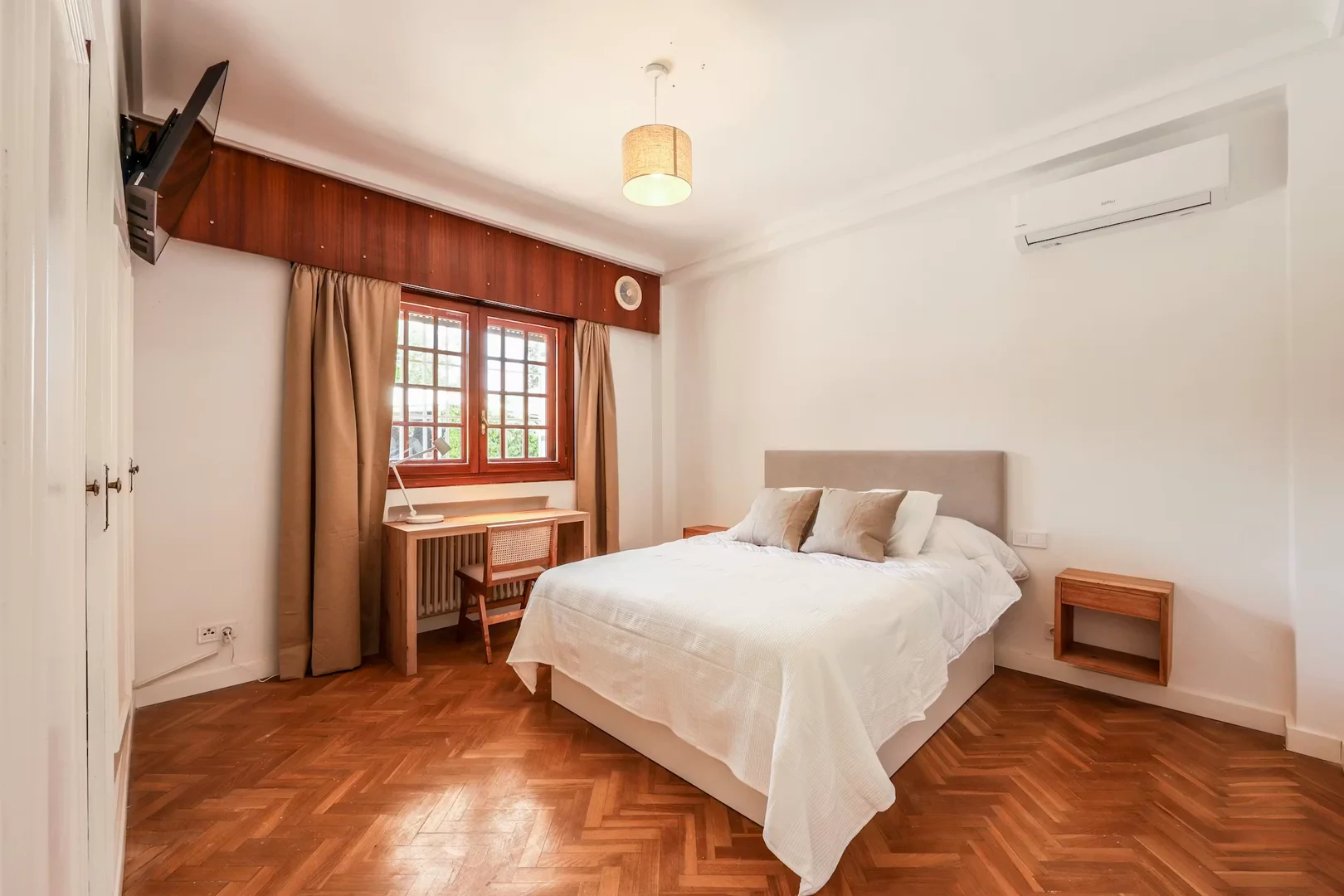 Room for rent in student apartment in , fully furnished