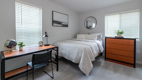 Logement entier à 1321 N Lincoln Ave, Urbana, IL 61801, USA, image 1 de 10