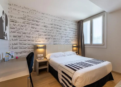 Habitación en alquiler con cama doble San Sebastián