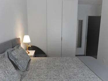Entire apartment at Rua Gago Coutinho 27, image 11 of 14