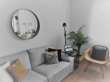 Entire apartment at Rua Gago Coutinho 27, image 3 of 14