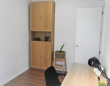 Entire apartment at Rua Gago Coutinho 27, image 7 of 14