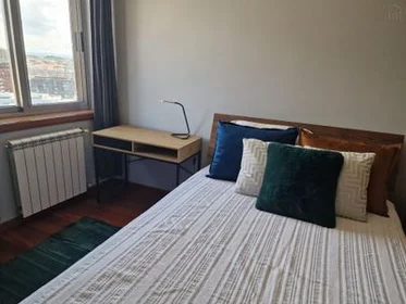 Privatzimmer in der Av. dos Congressos da Oposição Democrática, Lote 5, bild 11 von 15
