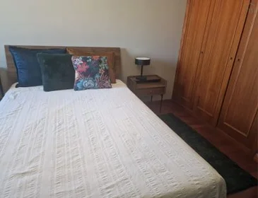 Privatzimmer in der Av. dos Congressos da Oposição Democrática, Lote 5, bild 12 von 15