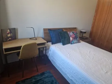 Privatzimmer in der Av. dos Congressos da Oposição Democrática, Lote 5, bild 14 von 15