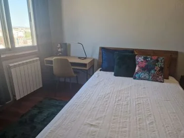 Privatzimmer in der Av. dos Congressos da Oposição Democrática, Lote 5, bild 7 von 15