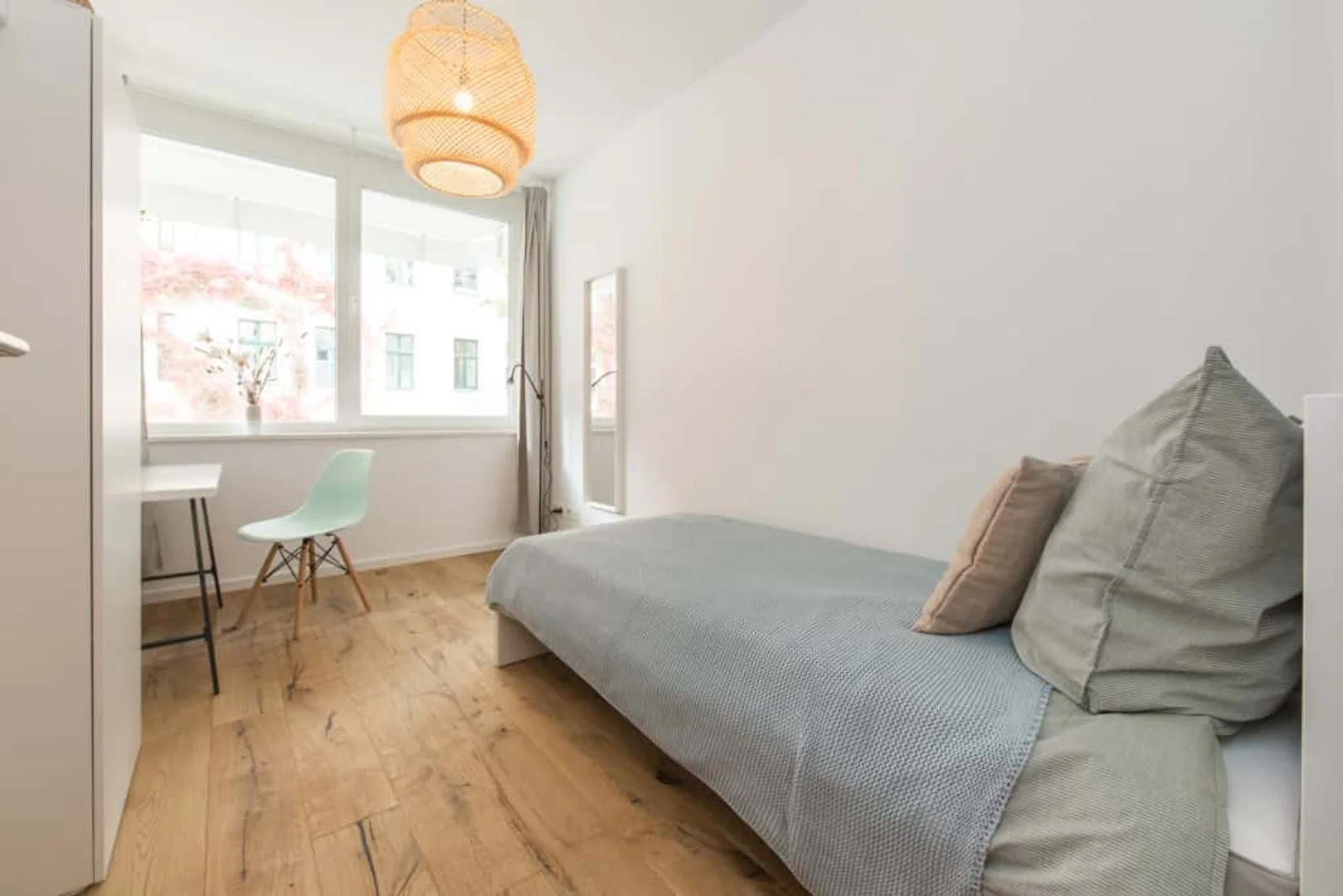 Funktionelles Studentenzimmer perfekt zum Studieren in 