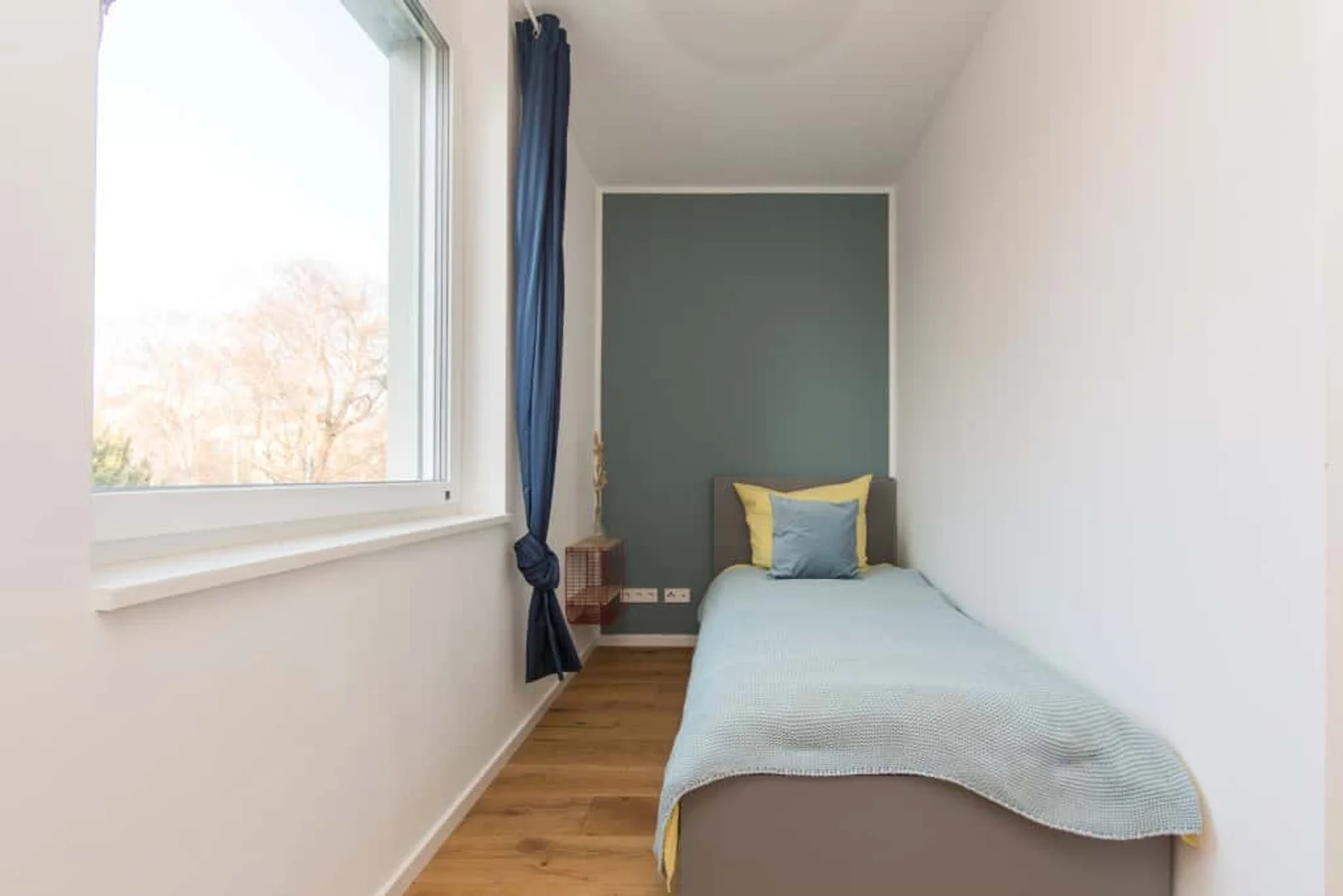 Student-friendly room in  with modern amenities