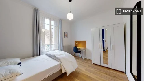Chambre privée à Avenue de la République, image 1 de 5