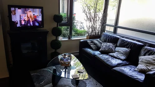 Appartamento intero in West 12th Avenue 750, immagine 2 di 7