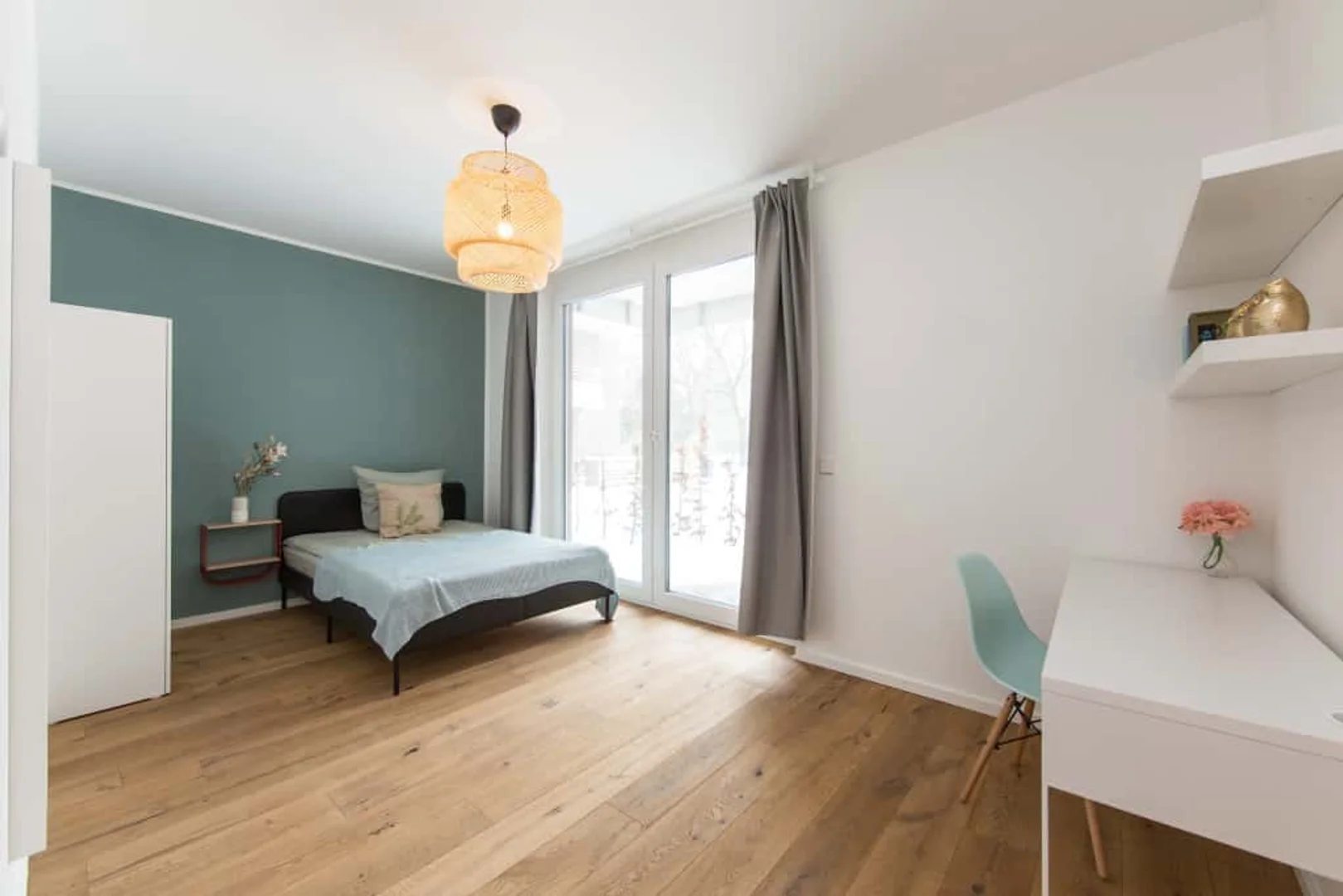 Funktionelles Studentenzimmer perfekt zum Studieren in 