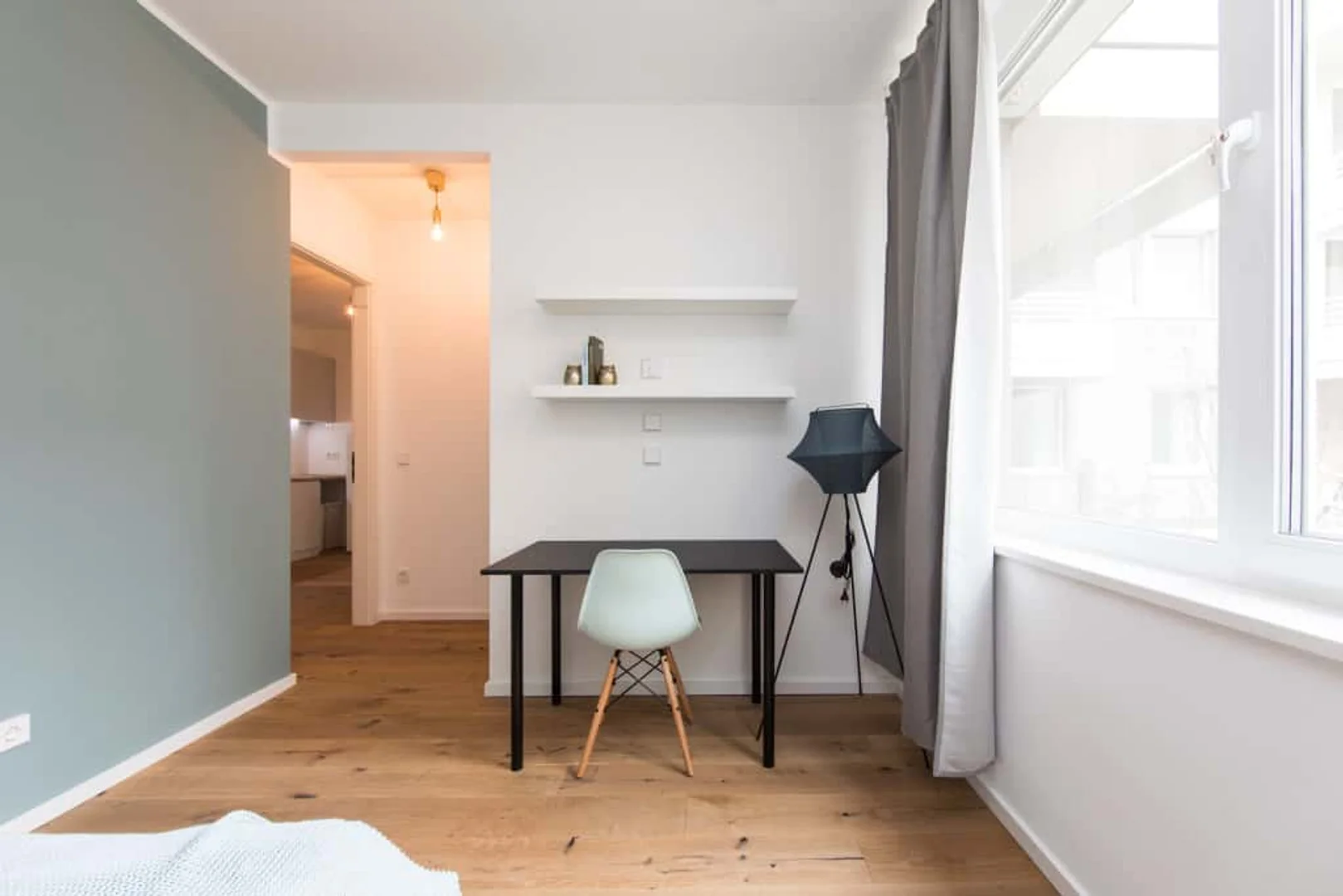 Affordable room for students with ample lighting in 
