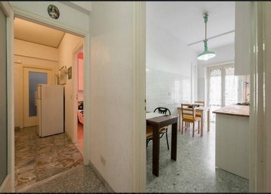 Habitación privada muy luminosa en Roma