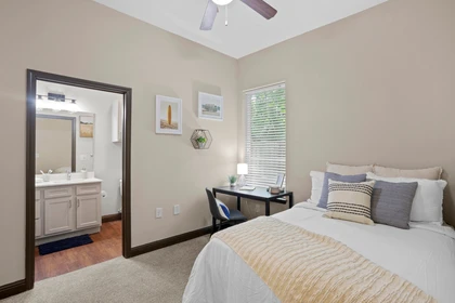 Entire apartment in residence at 13702 42nd St, Tampa, FL 33613, United States, image 21 of 49