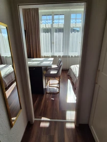 Stanza privata in Schiersteiner Straße, immagine 12 di 35