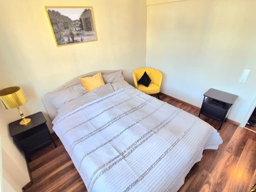 Stanza privata in Schiersteiner Straße, immagine 4 di 35