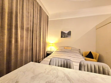 Stanza privata in Schiersteiner Straße, immagine 9 di 35