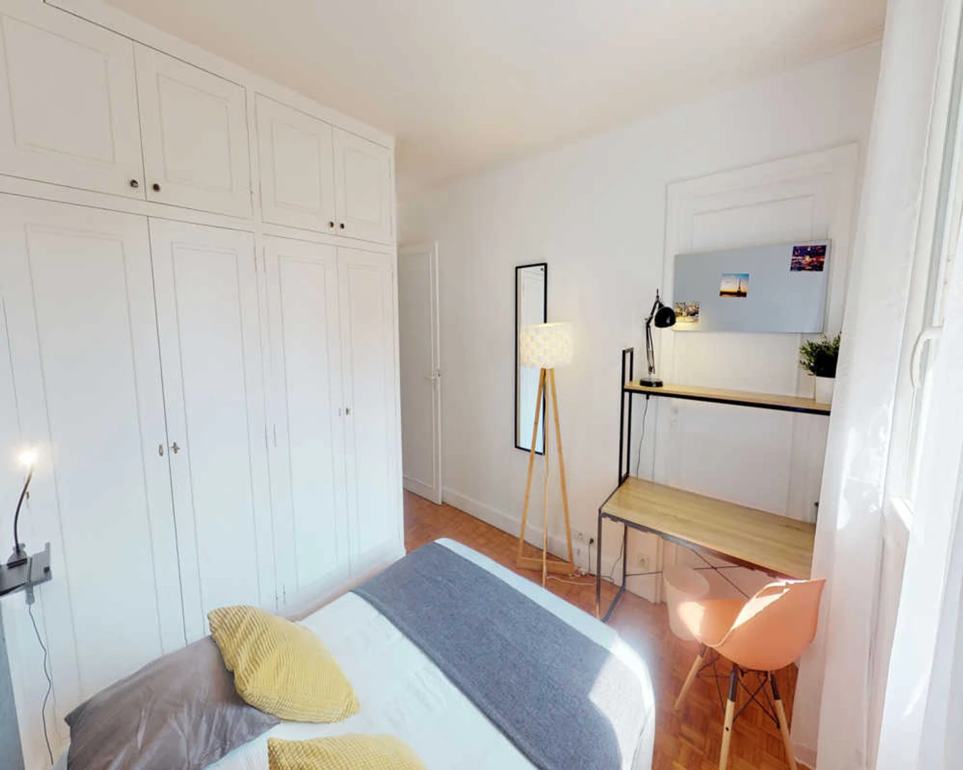 Room for rent in student apartment in , fully furnished