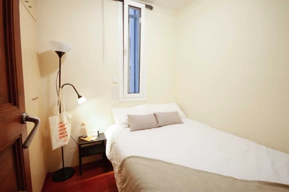 Privatzimmer in der Carrer Gran de Gràcia, 100, bild 1 von 24
